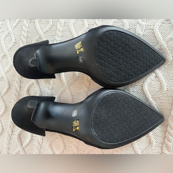 New! Chinese Laundry Black Pointed 4 inch Heels Crochet Fabric Front women’s 9.5 - Picture 6 of 12